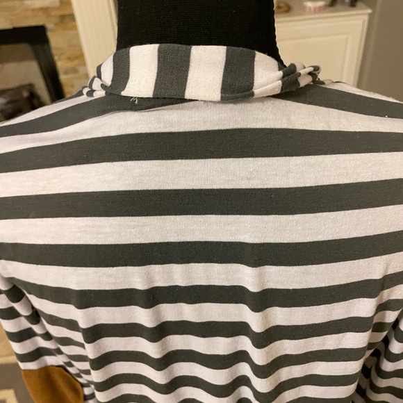 Grey & white striped cardigan leather elbow pads Sz L - Picture 5 of 7